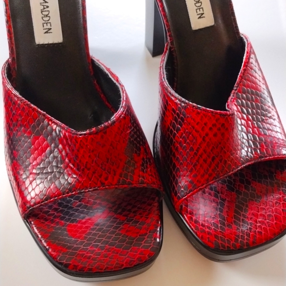 Vintage Steve Madden Faux Maroon Snakeskin Heels